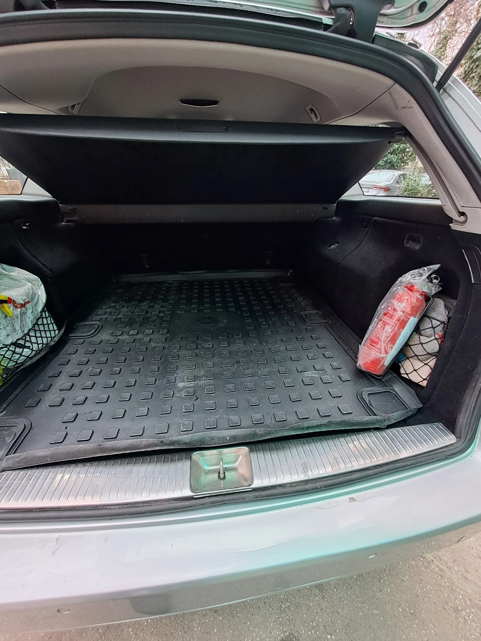 Mercedes-Benz E 220 CDI, снимка 3 - Автомобили и джипове - 54065564