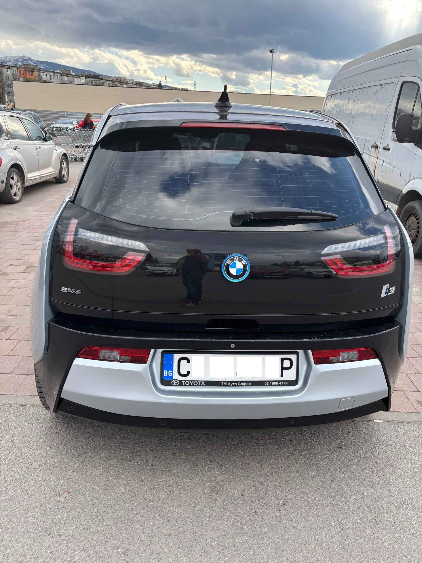 BMW i3, снимка 2 - Автомобили и джипове - 54151583