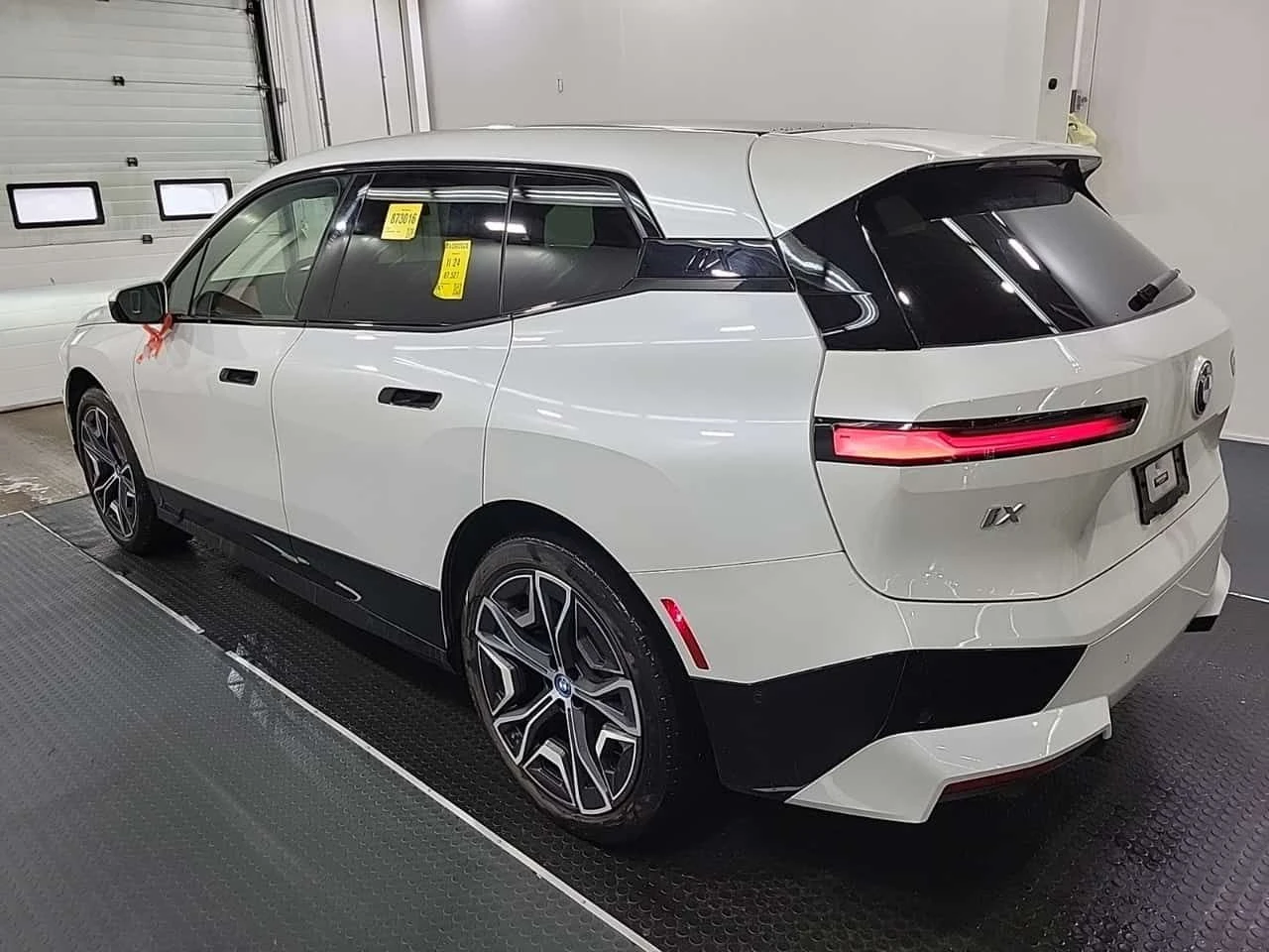 BMW iX XDRIVE50  CARFAX, снимка 4 - Автомобили и джипове - 54356975