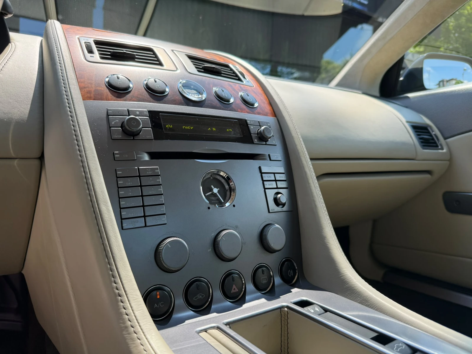 Aston Martin Db9 | Mobile.bg � ����������� 12