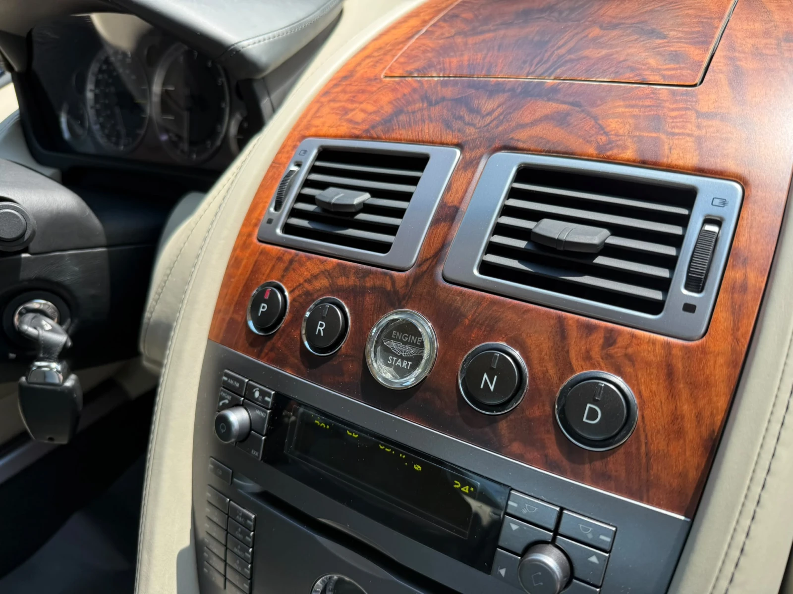 Aston Martin Db9 | Mobile.bg � ����������� 15