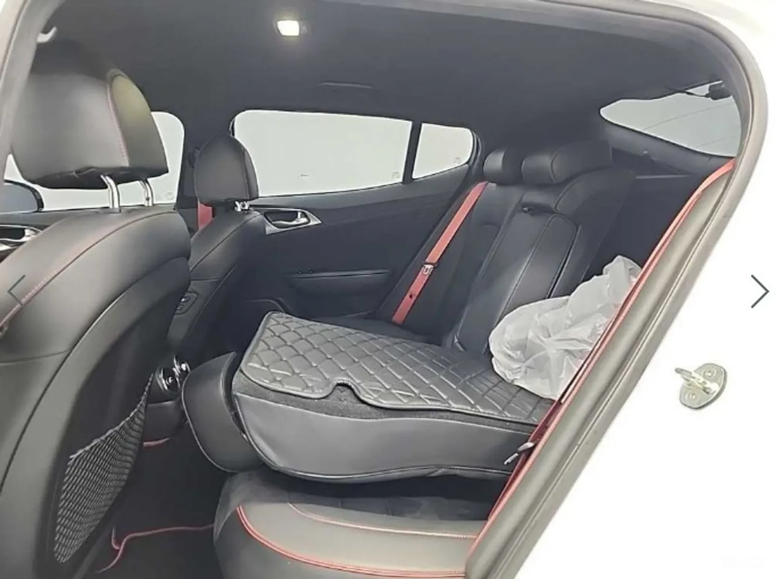 Kia Stinger 3.3TURBO* * AWD* * 83000KM!!!, снимка 12 - Автомобили и джипове - 55086941