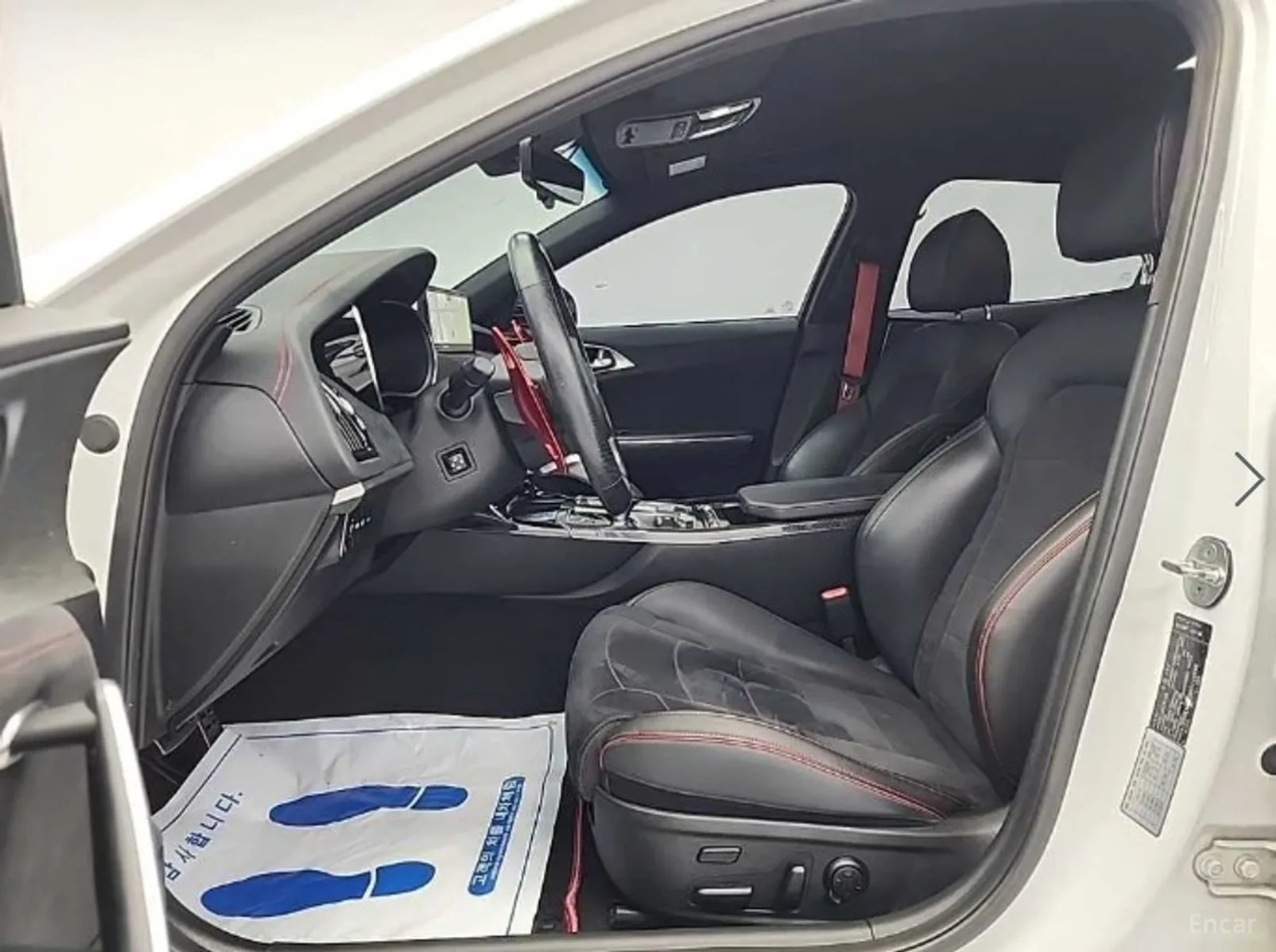 Kia Stinger 3.3TURBO* * AWD* * 83000KM!!!, снимка 11 - Автомобили и джипове - 55086941