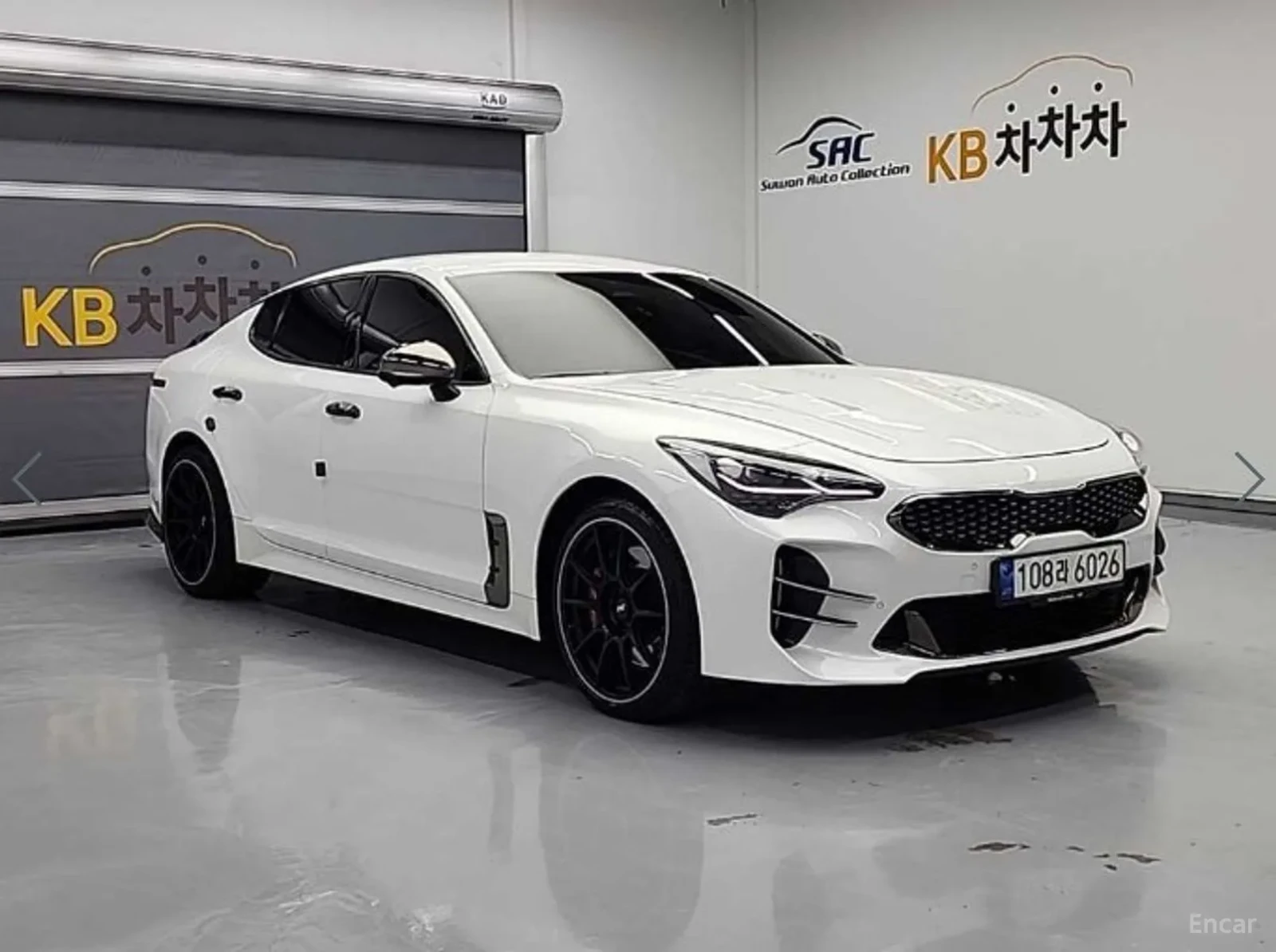 Kia Stinger 3.3TURBO* * AWD* * 83000KM!!!, снимка 4 - Автомобили и джипове - 55086941