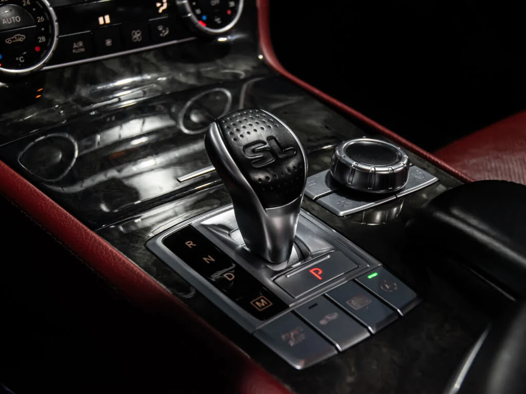 Mercedes-Benz SL 550 * RWD * АвтоКредит * (ЦЕНА ДО БГ), снимка 15 - Автомобили и джипове - 55342640