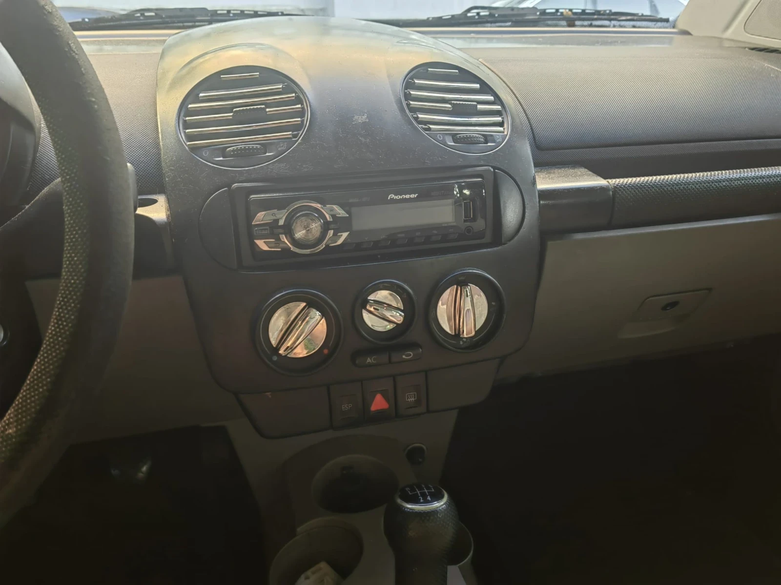 VW New beetle 1.9 TDI, снимка 4 - Автомобили и джипове - 55425071