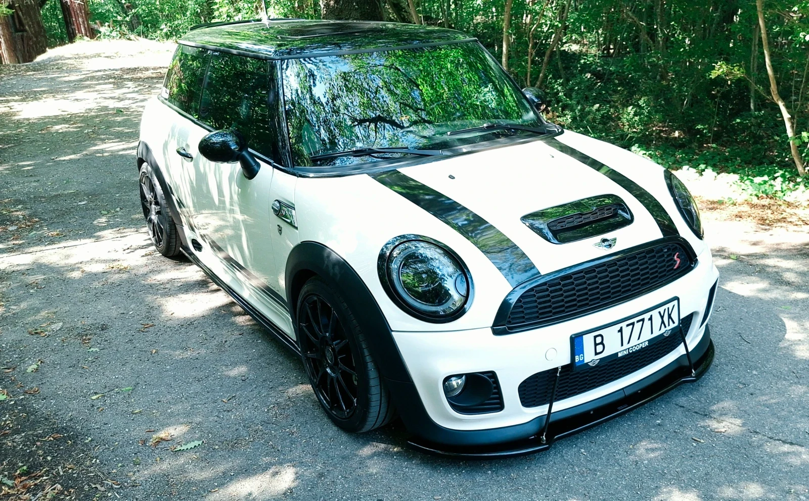 Mini Cooper s 1.6T JCW Optic, снимка 2 - Автомобили и джипове - 55777415