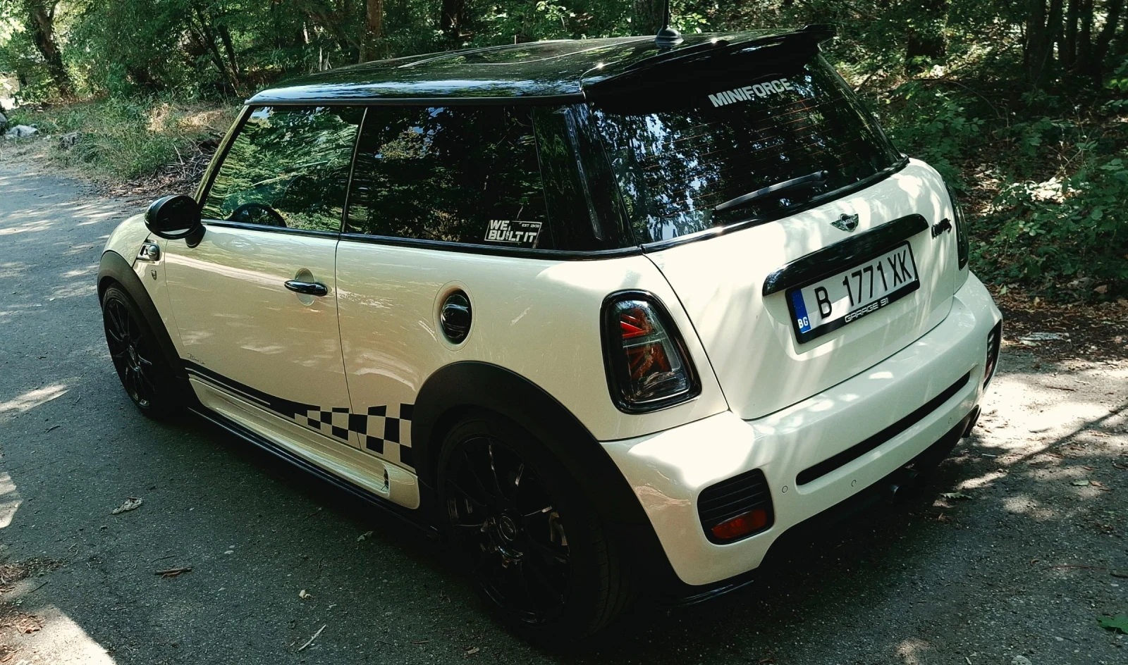 Mini Cooper s 1.6T JCW Optic, снимка 8 - Автомобили и джипове - 55777415