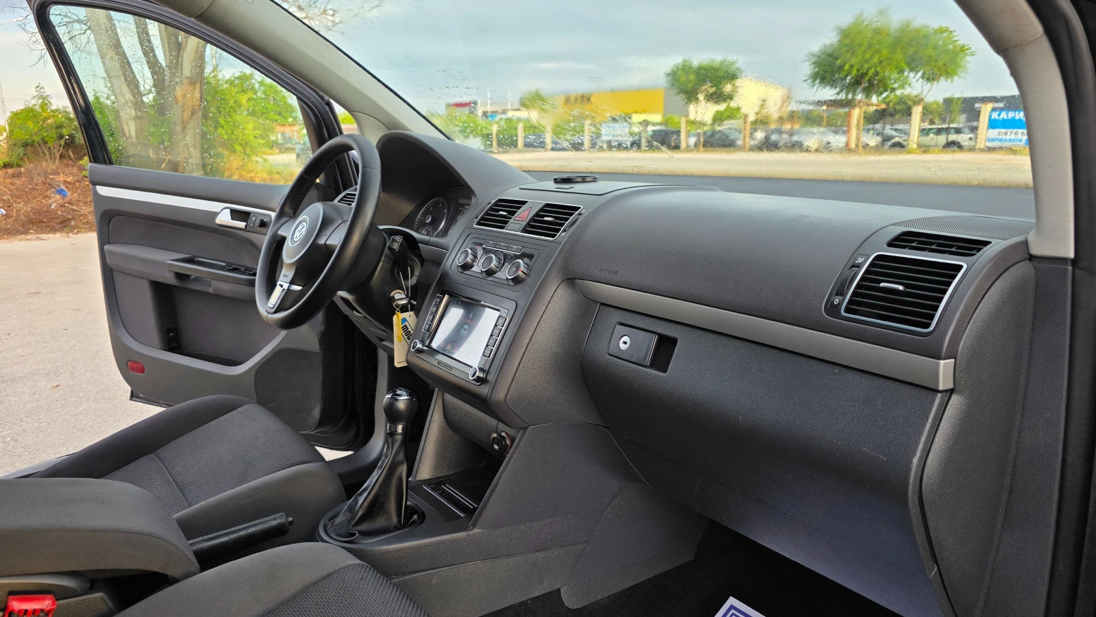VW Touran УНИКАЛНА, снимка 10 - Автомобили и джипове - 55785239
