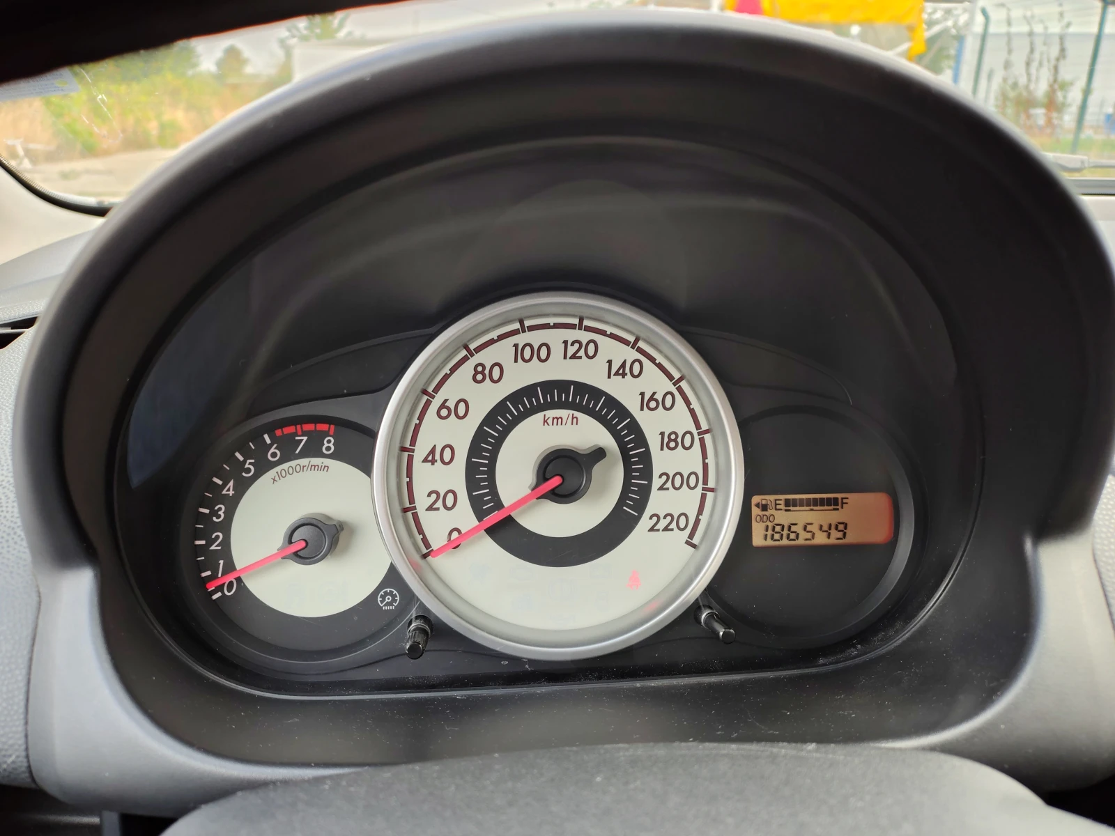 Mazda 2, снимка 8 - Автомобили и джипове - 56039028