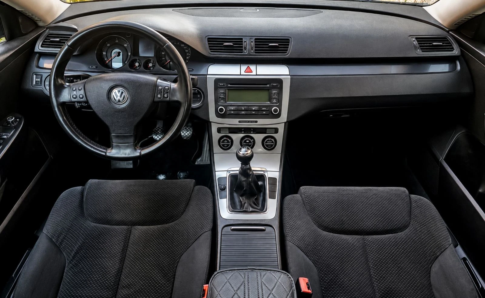 VW Passat, снимка 9 - Автомобили и джипове - 56524317