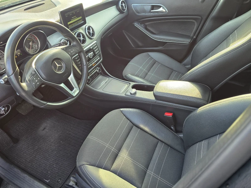 Mercedes-Benz GLA 200 Автомат, снимка 7 - Автомобили и джипове - 52825655