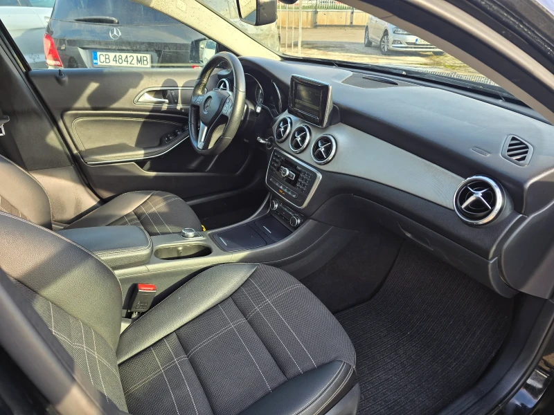 Mercedes-Benz GLA 200 Автомат, снимка 8 - Автомобили и джипове - 52825655