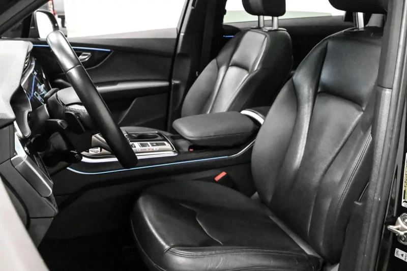 Audi Q7 Progressiv 55 TFSI* Quattro* 7-Passangers* , снимка 12 - Автомобили и джипове - 53122882