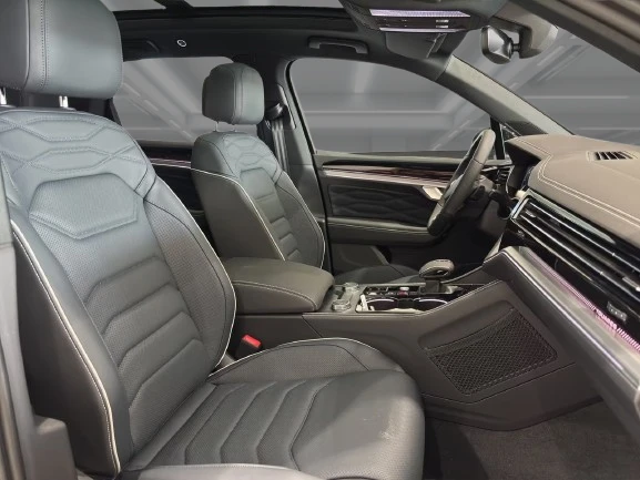 VW Touareg 3.0 TDI 4Motion = R-line = Гаранция, снимка 13 - Автомобили и джипове - 55737366