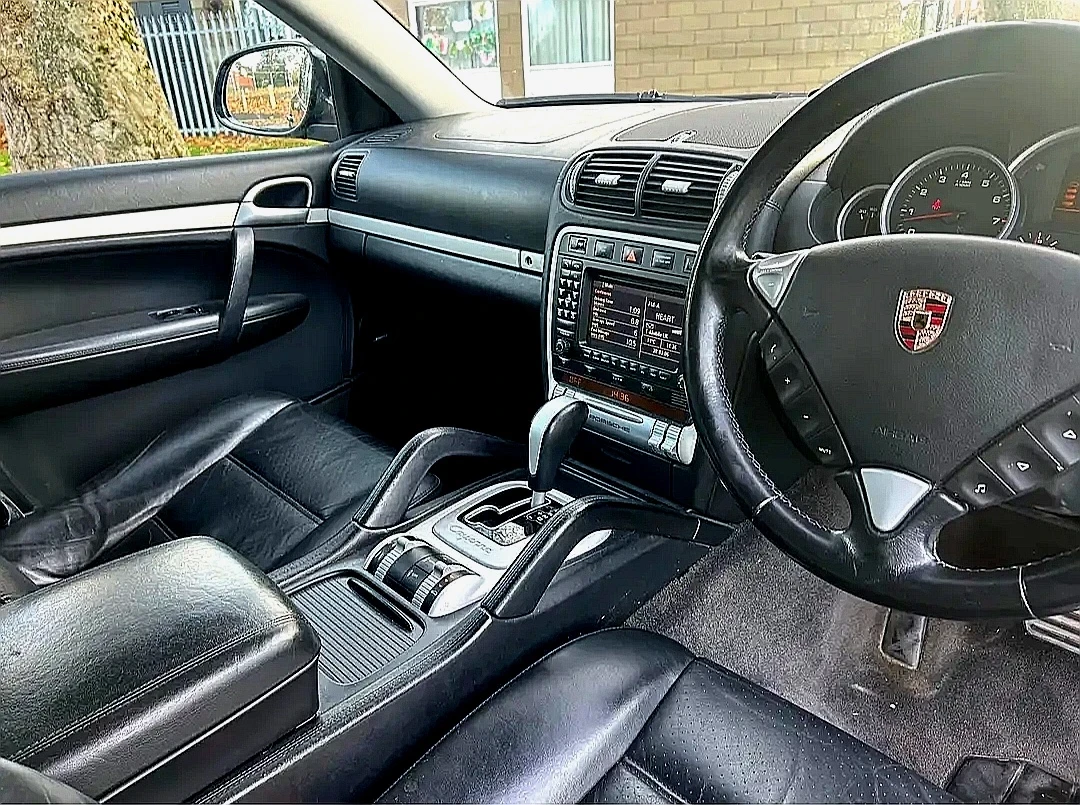 Porsche Cayenne 4.5 S V8 Сервизна История от Порше  - изображение 9