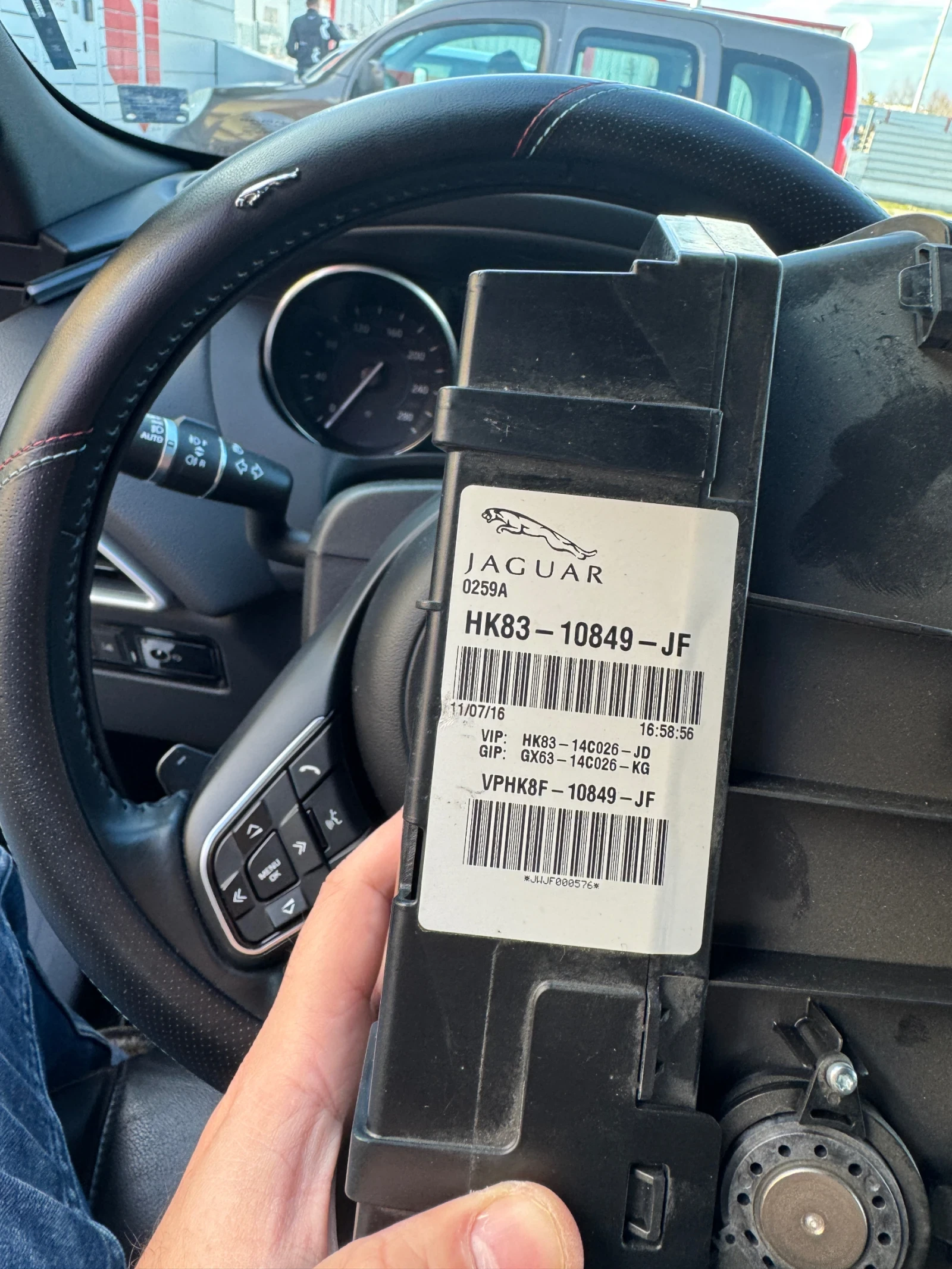 Jaguar F-PACE 4х4 Регистриран, снимка 12 - Автомобили и джипове - 53533082