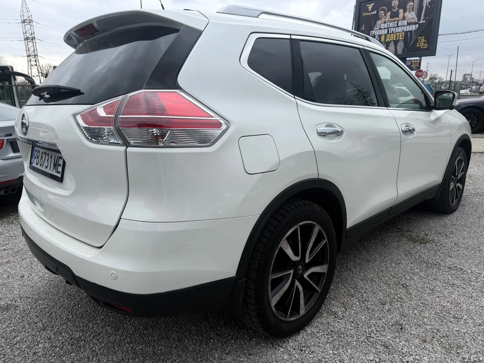 Nissan Qashqai X-trail 1.6d AUT+ PANO+ KAMERA 360+ 7места, снимка 5 - Автомобили и джипове - 54118562