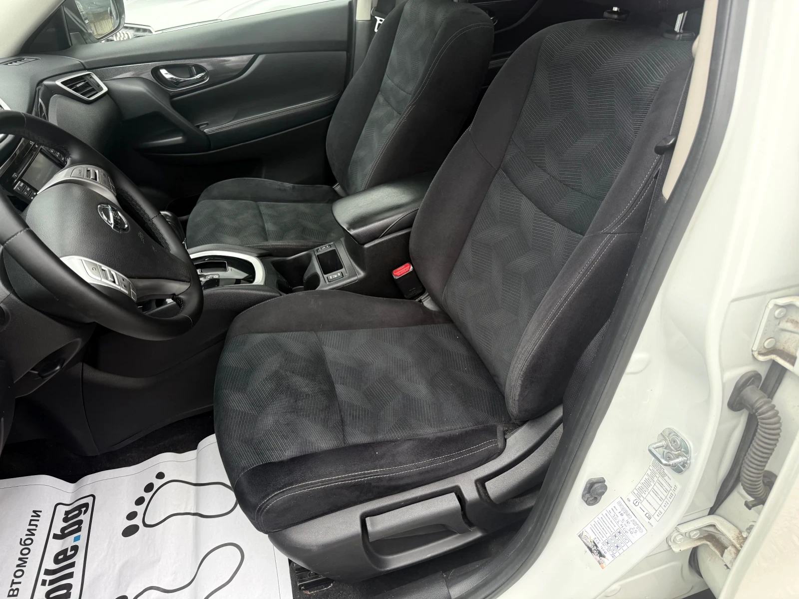 Nissan Qashqai X-trail 1.6d AUT+ PANO+ KAMERA 360+ 7места, снимка 9 - Автомобили и джипове - 54118562