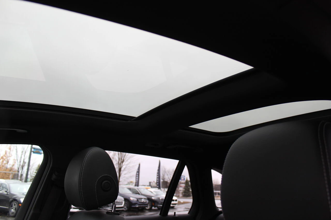 Mercedes-Benz GLC 300 4MATIC AMG Night Package | Цена до България, снимка 9 - Автомобили и джипове - 54175040