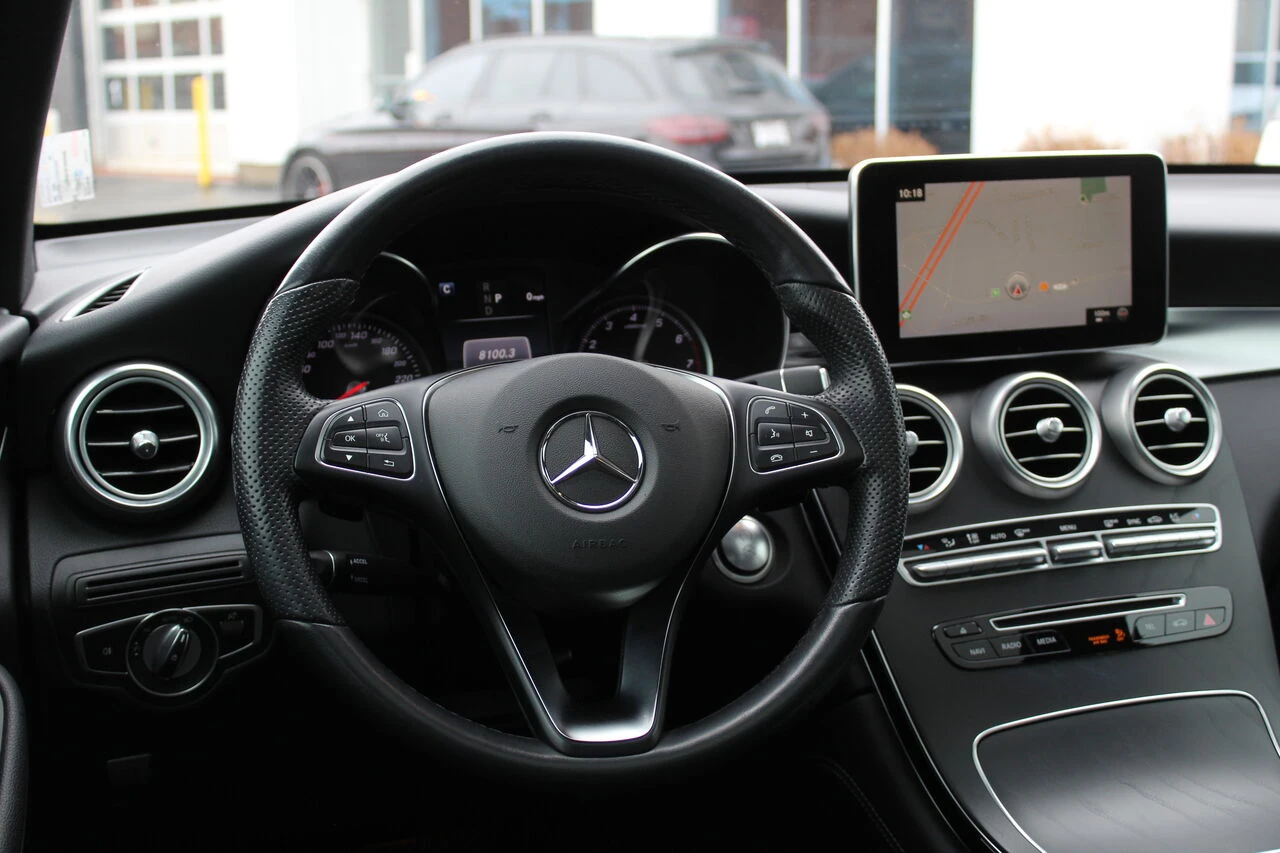 Mercedes-Benz GLC 300 4MATIC AMG Night Package | Цена до България, снимка 6 - Автомобили и джипове - 54175040