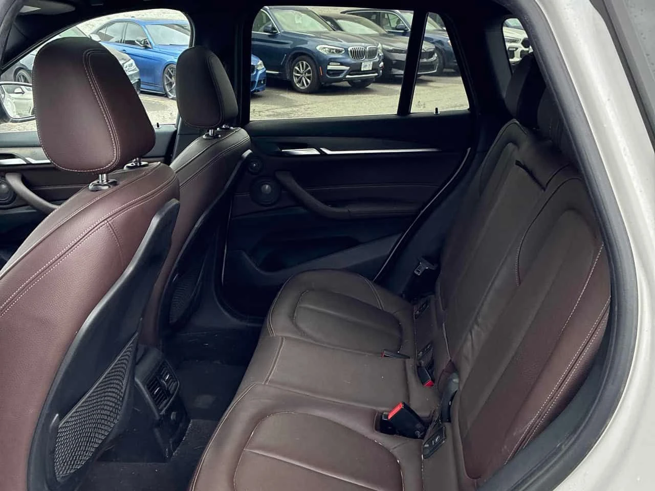 BMW X1 * xDrive28i * АВТОКРЕДИТ БЕЗ ПЪРВОНАЧАЛНА ВНОСКА* , снимка 15 - Автомобили и джипове - 55171759