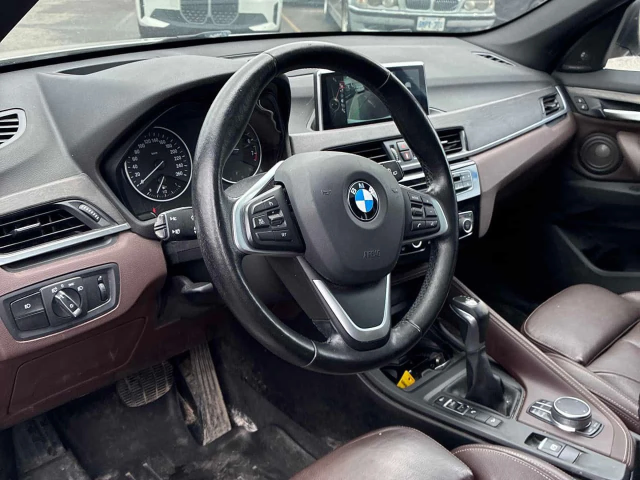 BMW X1 * xDrive28i * АВТОКРЕДИТ БЕЗ ПЪРВОНАЧАЛНА ВНОСКА* , снимка 5 - Автомобили и джипове - 55171759