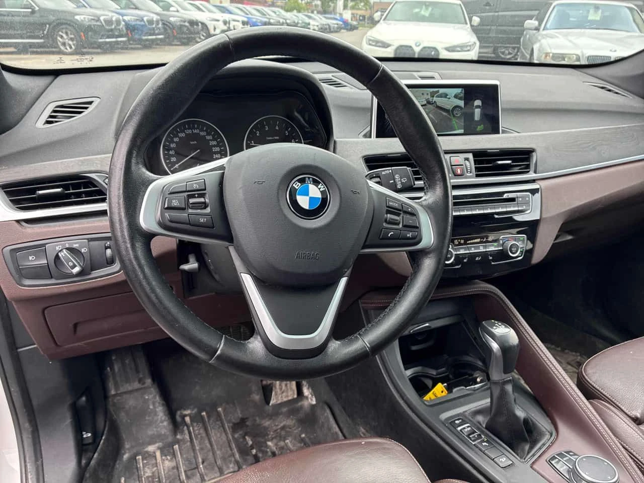 BMW X1 * xDrive28i * АВТОКРЕДИТ БЕЗ ПЪРВОНАЧАЛНА ВНОСКА* , снимка 13 - Автомобили и джипове - 55171759