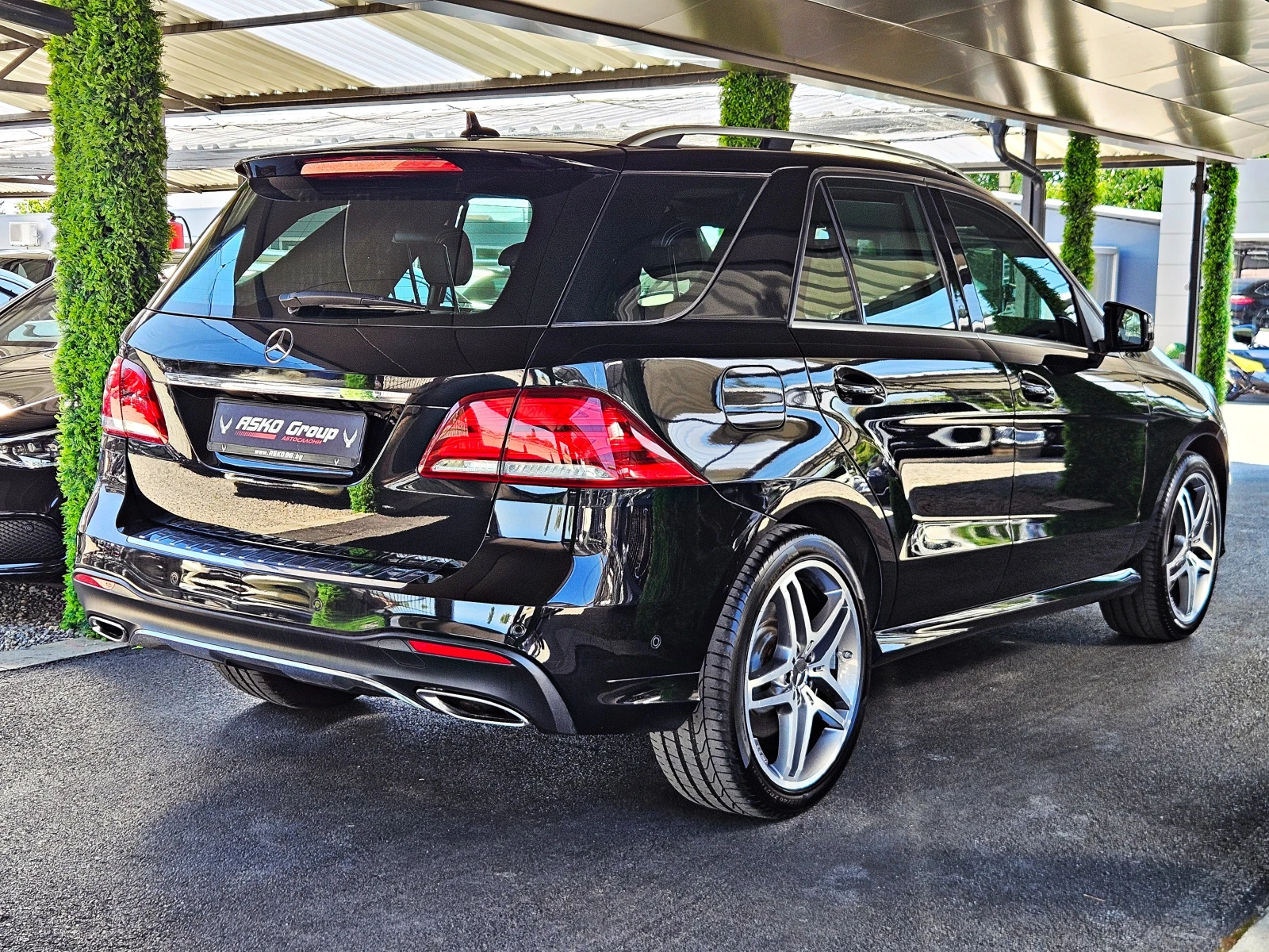 Mercedes-Benz GLE 400 AMG/360CAMERA/PANO/ПОДГРЕВ/CAR PLAY/AMBIENT/LIZING, снимка 5 - Автомобили и джипове - 55477134