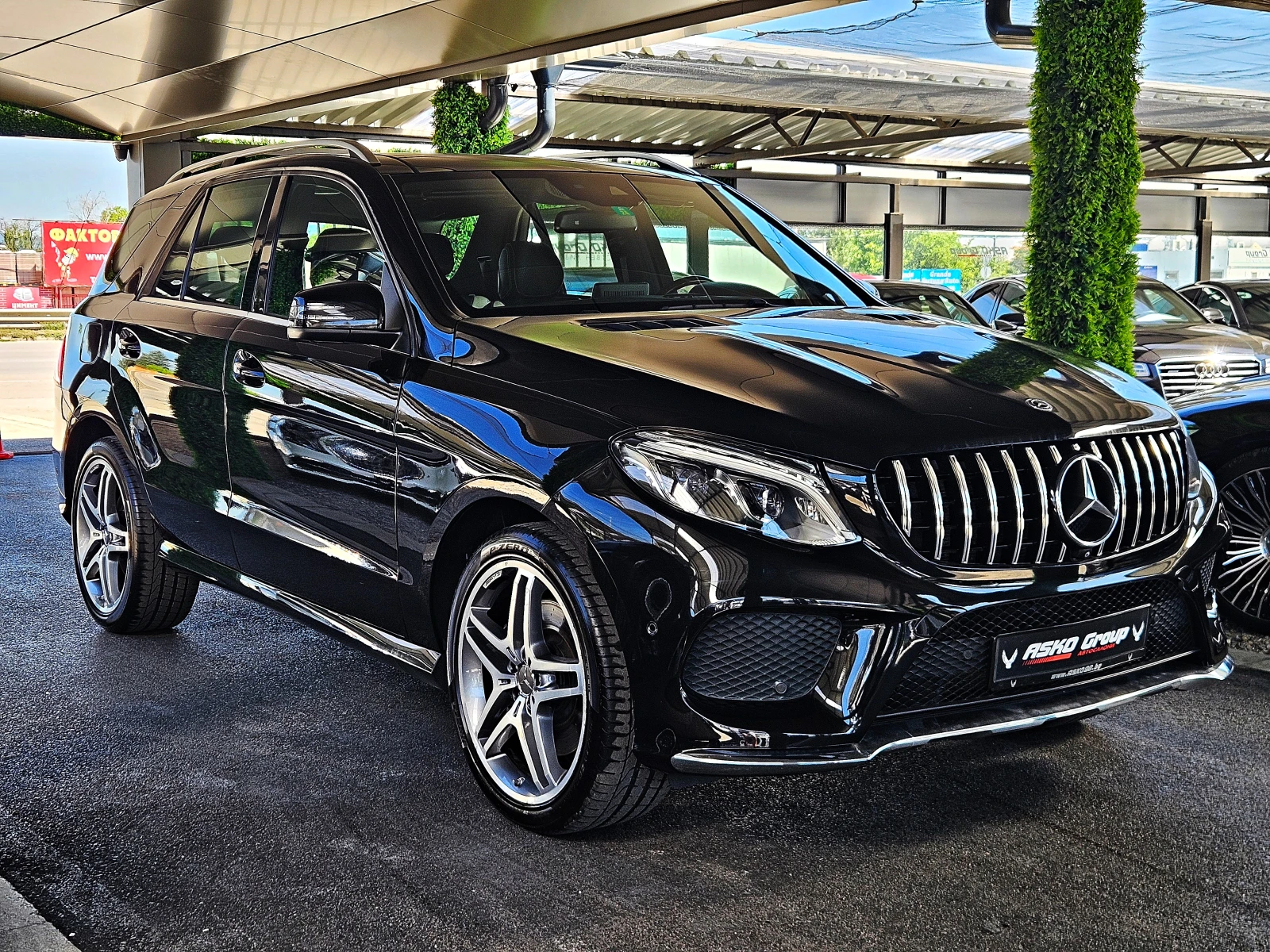Mercedes-Benz GLE 400 AMG/360CAMERA/PANO/ПОДГРЕВ/CAR PLAY/AMBIENT/LIZING, снимка 3 - Автомобили и джипове - 55477134