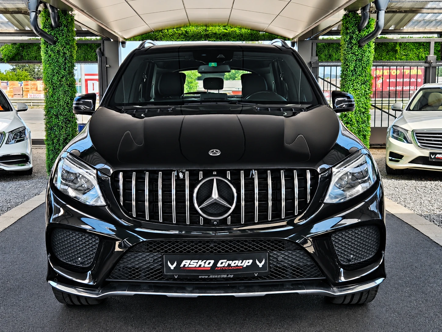 Mercedes-Benz GLE 400 AMG/360CAMERA/PANO/ПОДГРЕВ/CAR PLAY/AMBIENT/LIZING, снимка 2 - Автомобили и джипове - 55477134