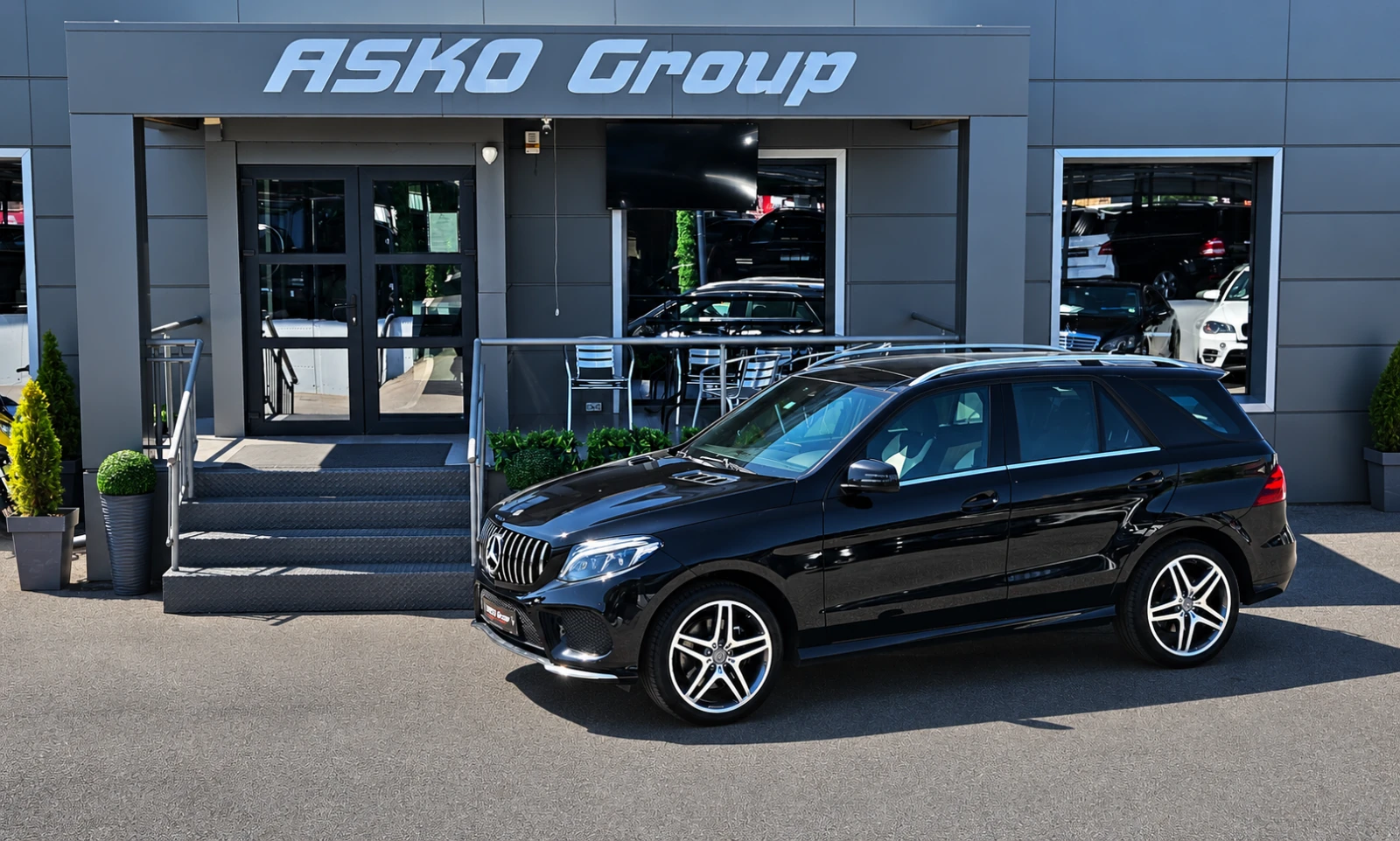 Mercedes-Benz GLE 400 AMG/360CAMERA/PANO/ПОДГРЕВ/CAR PLAY/AMBIENT/LIZING, снимка 17 - Автомобили и джипове - 55477134
