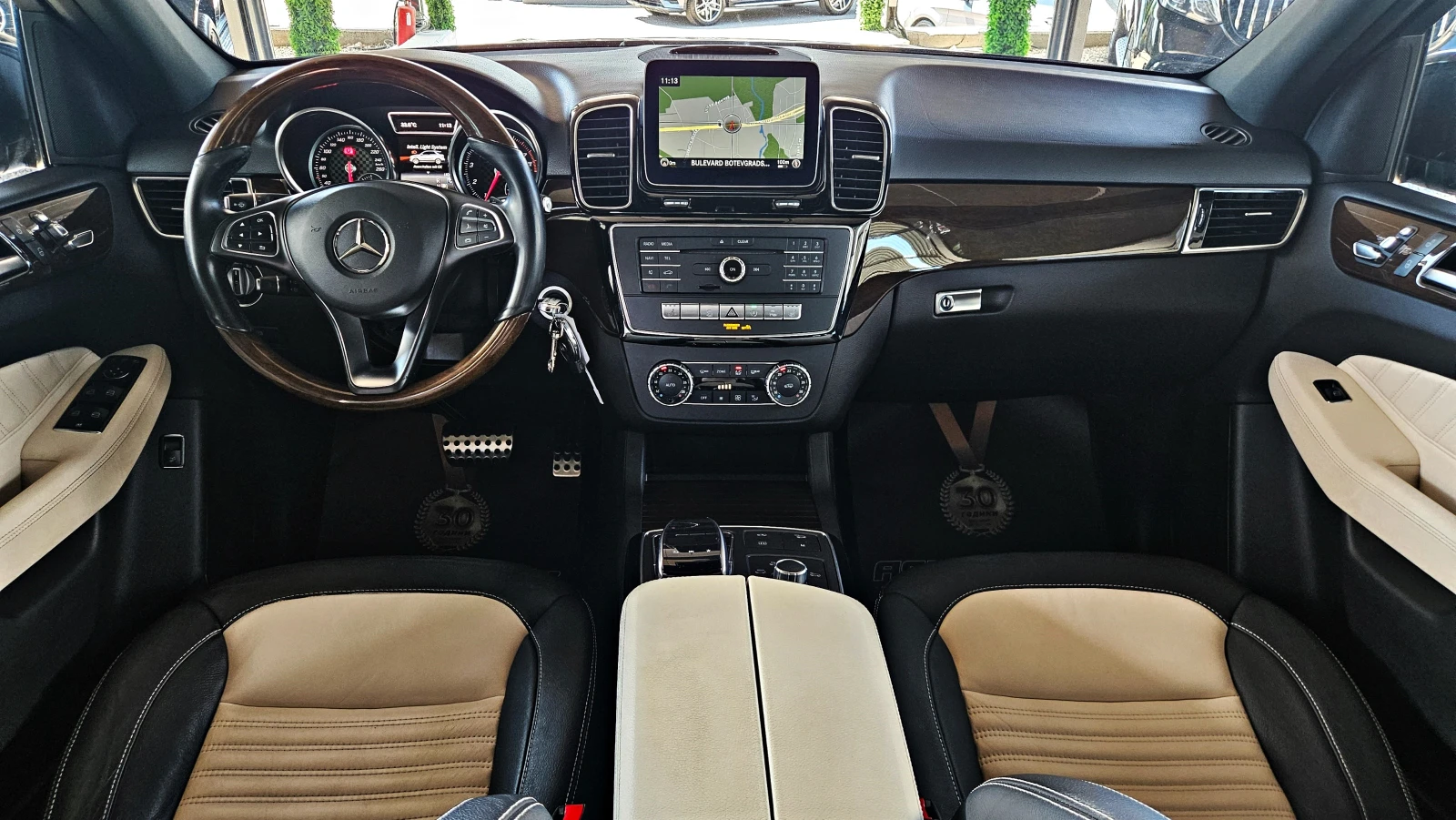 Mercedes-Benz GLE 400 AMG/360CAMERA/PANO/ПОДГРЕВ/CAR PLAY/AMBIENT/LIZING, снимка 9 - Автомобили и джипове - 55477134