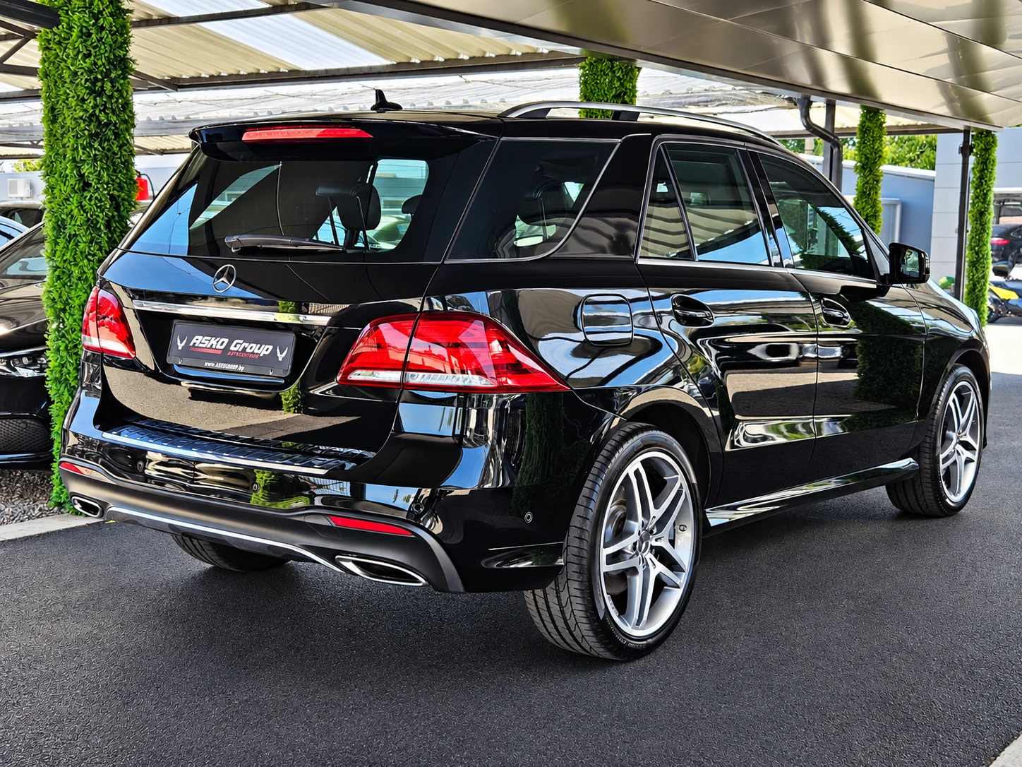 Mercedes-Benz GLE 400 AMG/360CAMERA/PANO/ПОДГРЕВ/CAR PLAY/AMBIENT/LIZING, снимка 5 - Автомобили и джипове - 55477134