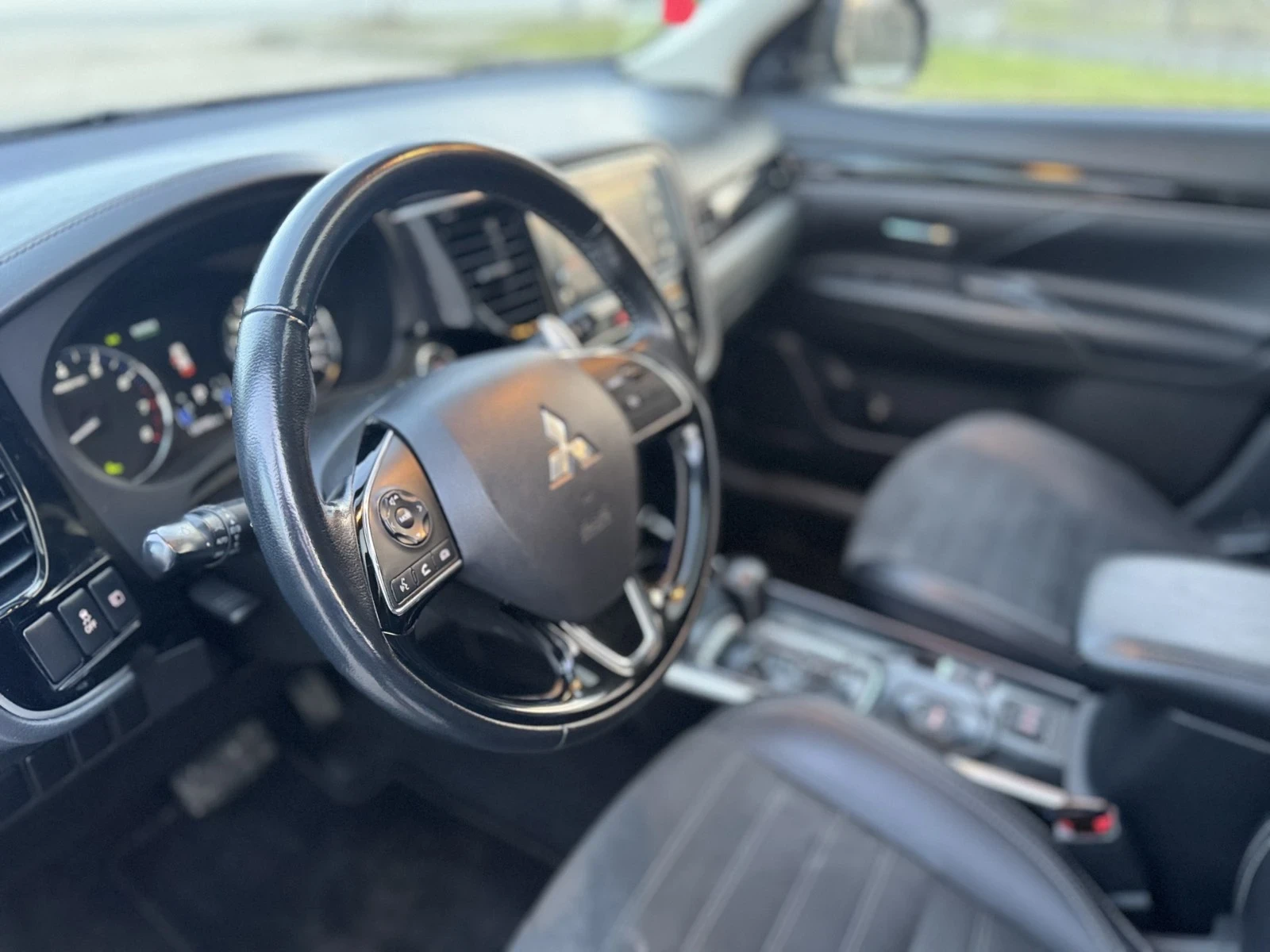 Mitsubishi Outlander Фейслифт, LPG/ГАЗ, 3. 0 V6, снимка 6 - Автомобили и джипове - 55955432