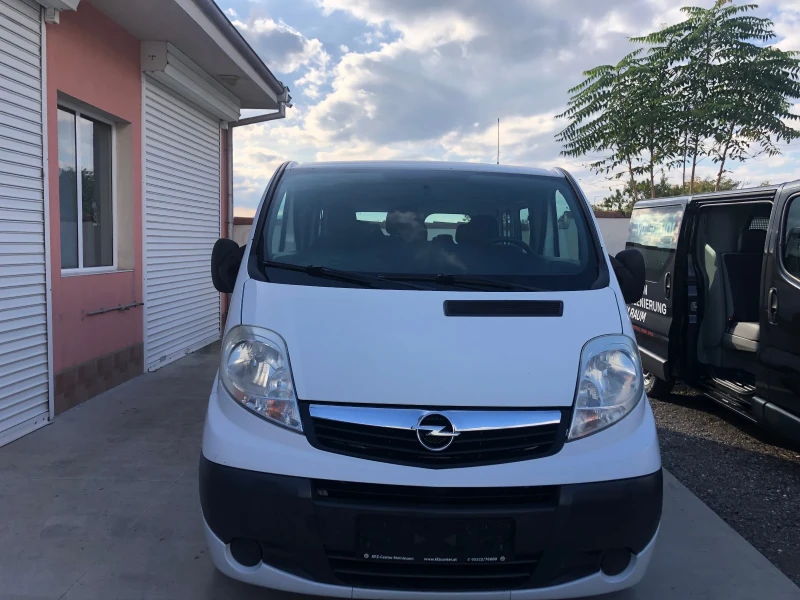 Opel Vivaro 9 места