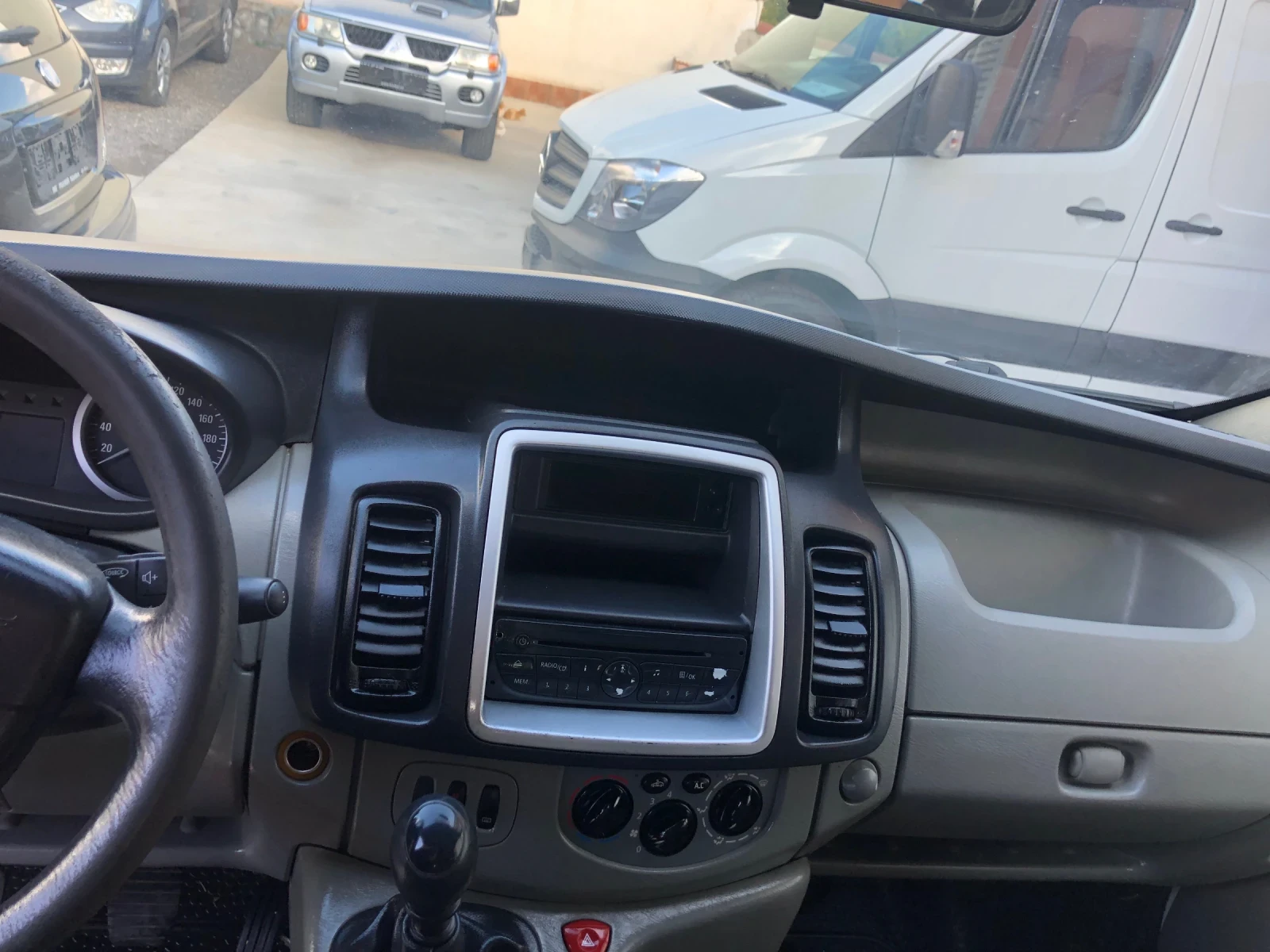 Opel Vivaro 9  | Mobile.bg   13