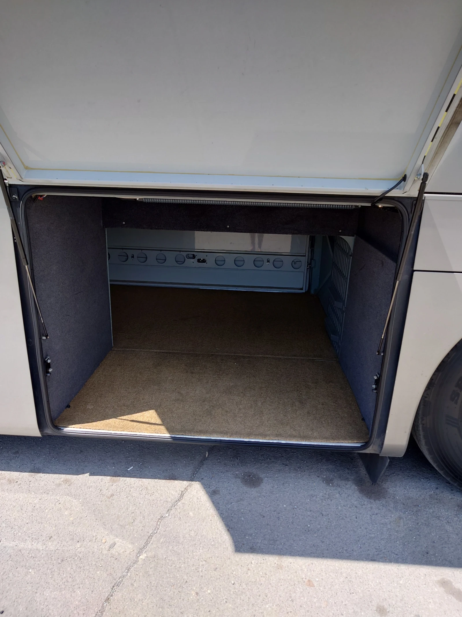 Setra S S415HD, снимка 11 - Бусове и автобуси - 55956563