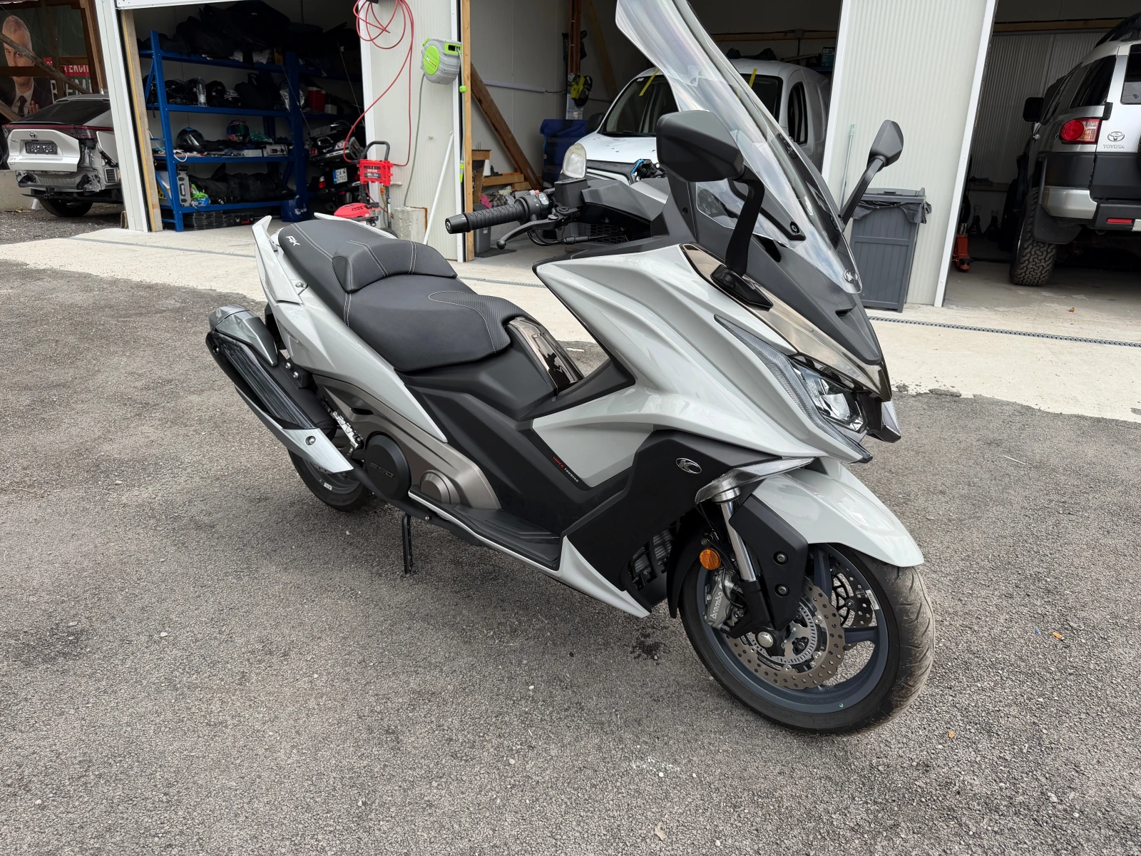 Kymco AK 550 ABS Nardo Gray, снимка 2 - Мотоциклети и мототехника - 55362021
