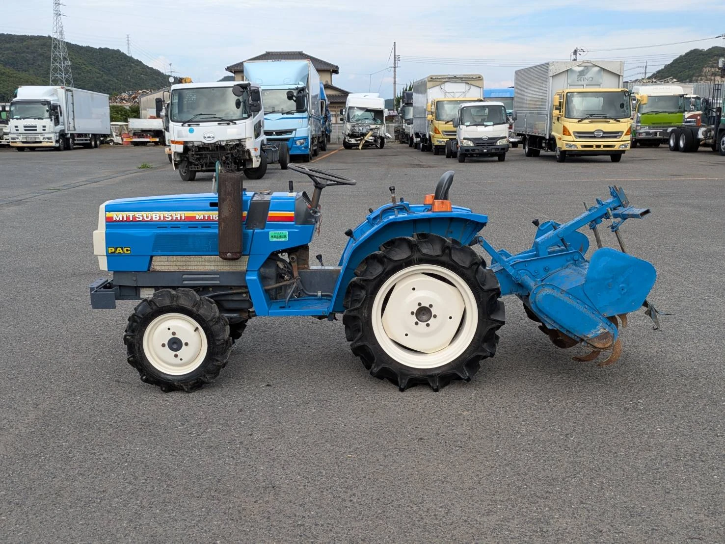 Трактор Mitsubishi MT1601D, снимка 2 - Селскостопанска техника - 54118463