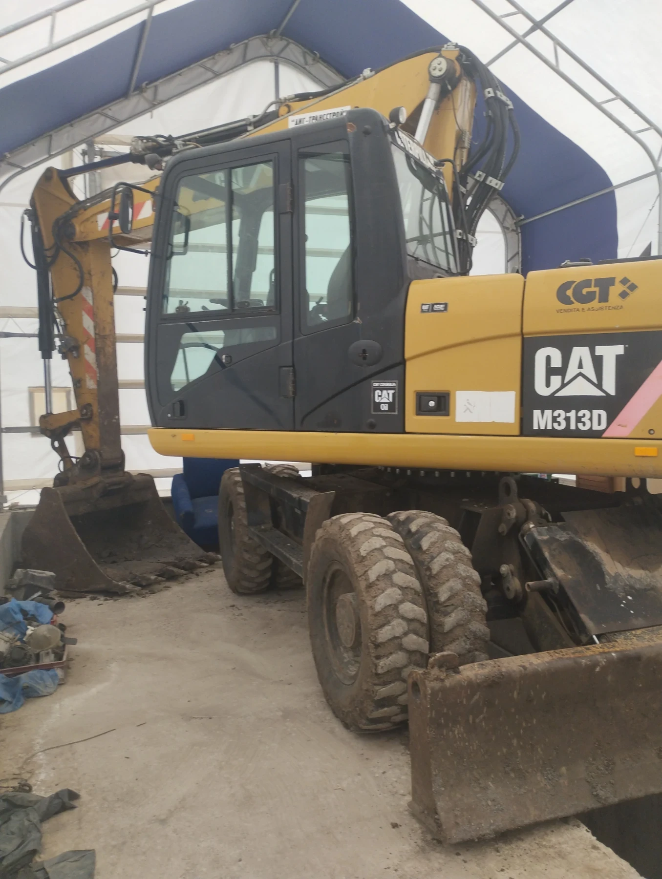 Багер Cat 313 D, снимка 10 - Индустриална техника - 53637986