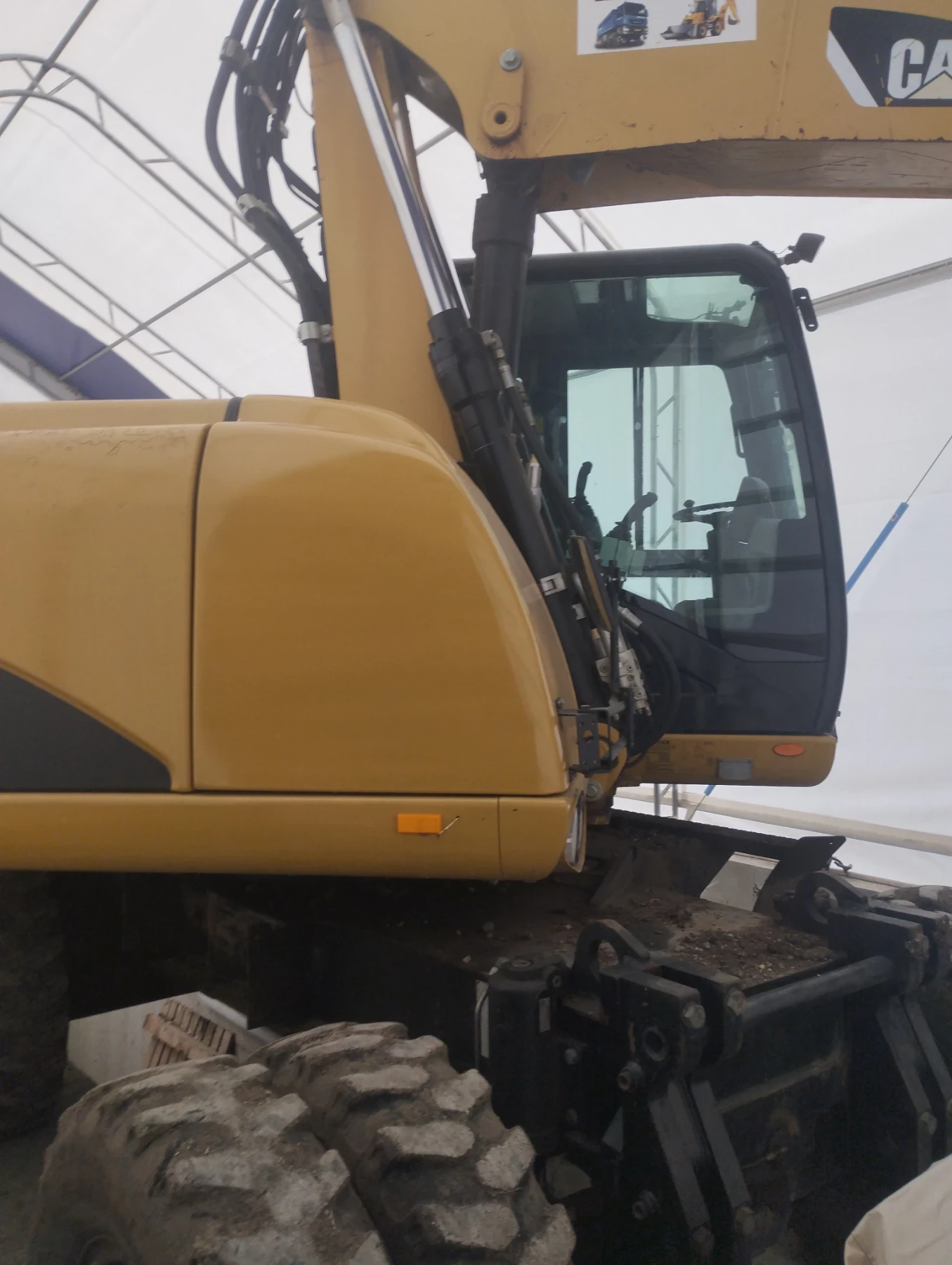 Багер Cat 313 D, снимка 11 - Индустриална техника - 53637986