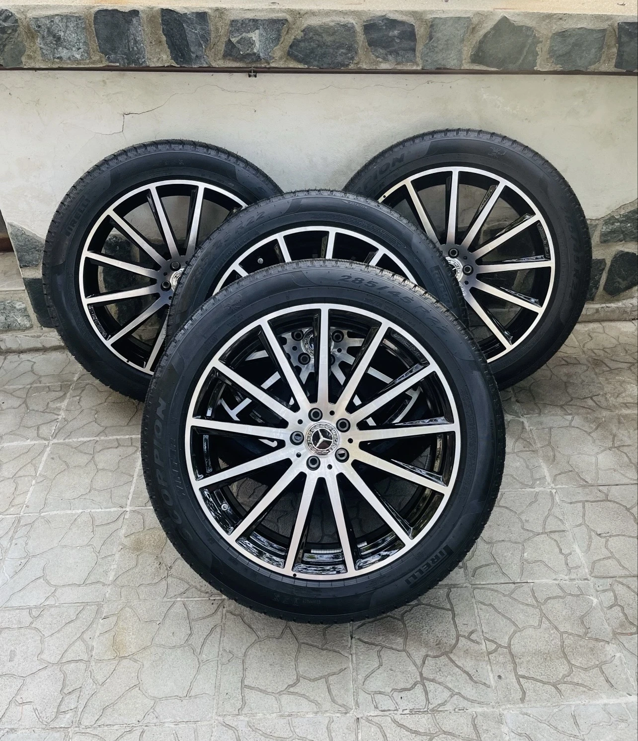 Гуми с джанти Pirelli 285/45R22