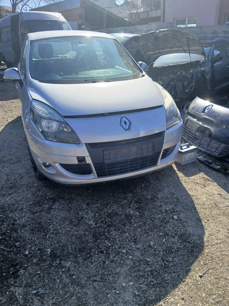 Renault Scenic 2.0i, снимка 1 - Автомобили и джипове - 49473966