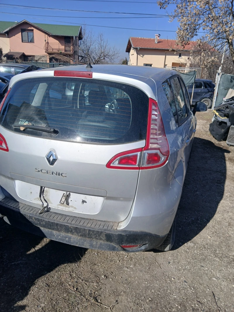 Renault Scenic 2.0i, снимка 2 - Автомобили и джипове - 49473966