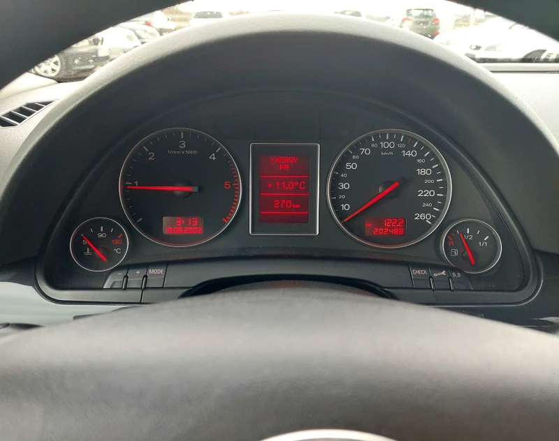 Audi A4 1.9TDI 6 СКОРОСТИ, снимка 13 - Автомобили и джипове - 49536498