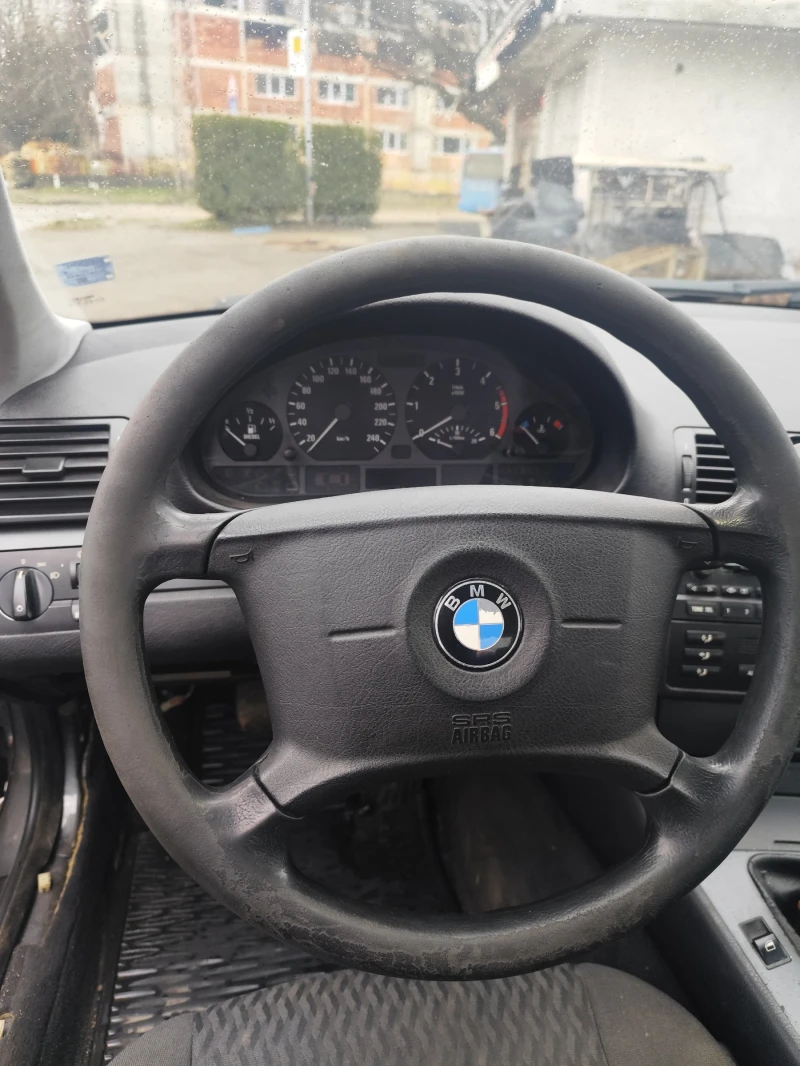 BMW 320, снимка 6 - Автомобили и джипове - 53236614