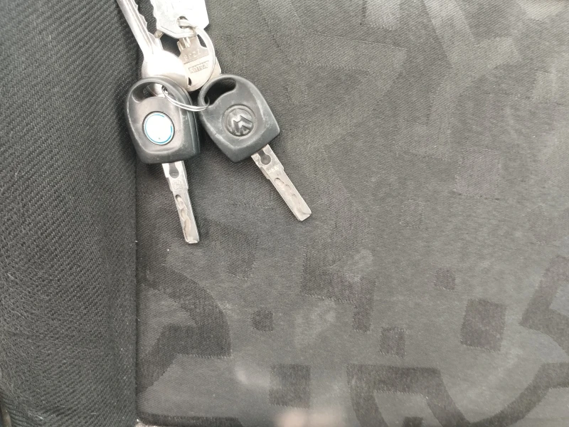 VW Bora 1.6 бензин, снимка 9 - Автомобили и джипове - 53351983