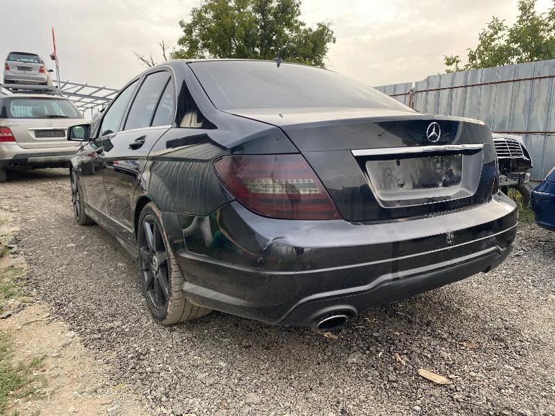 Mercedes-Benz C 250 На части, снимка 6 - Автомобили и джипове - 30342827