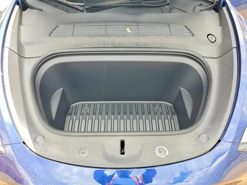 Tesla Model Y, снимка 11 - Автомобили и джипове - 55614315
